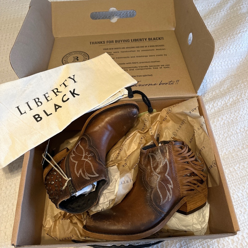 Liberty Black Mossil Tan Booties 7.5